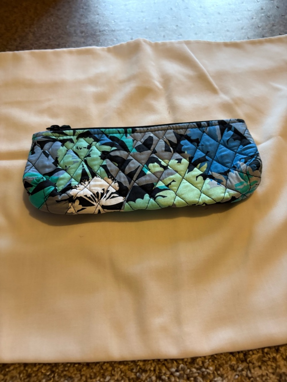 Vera Bradley, brush, pencil, cosmetic jewelry, make up bag